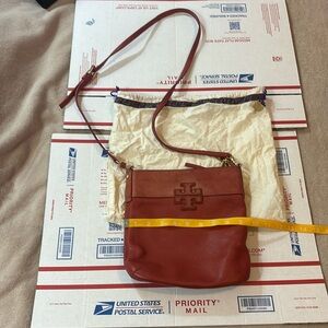 Tory Burch Pursssssssseee With Dust Bag 😎😉🥳🥳 HAPPY POSHING